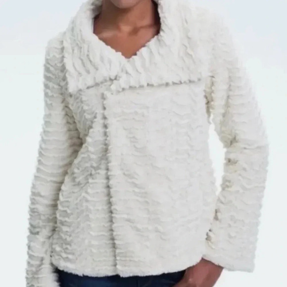 Patagonia Jackets & Blazers - Patagonia Pelage Faux Fur White Medium Jacket